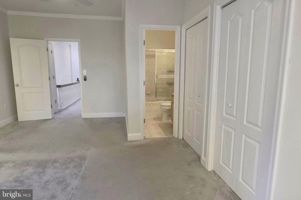128 THOMAS STREET NW Unit: A