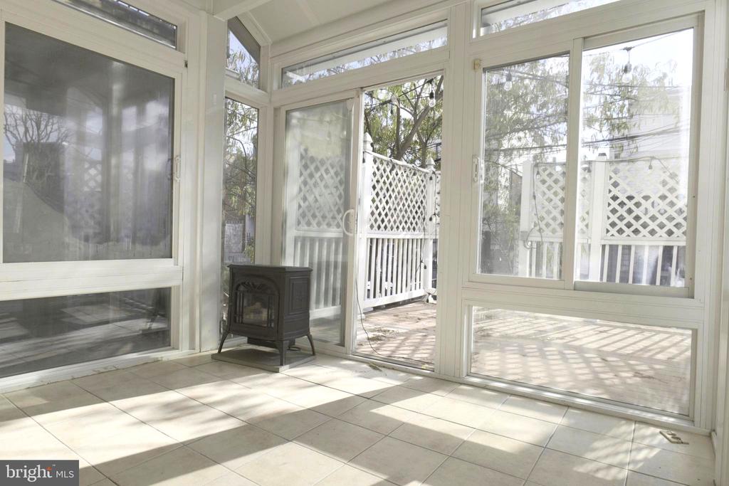128 THOMAS STREET NW Unit: A