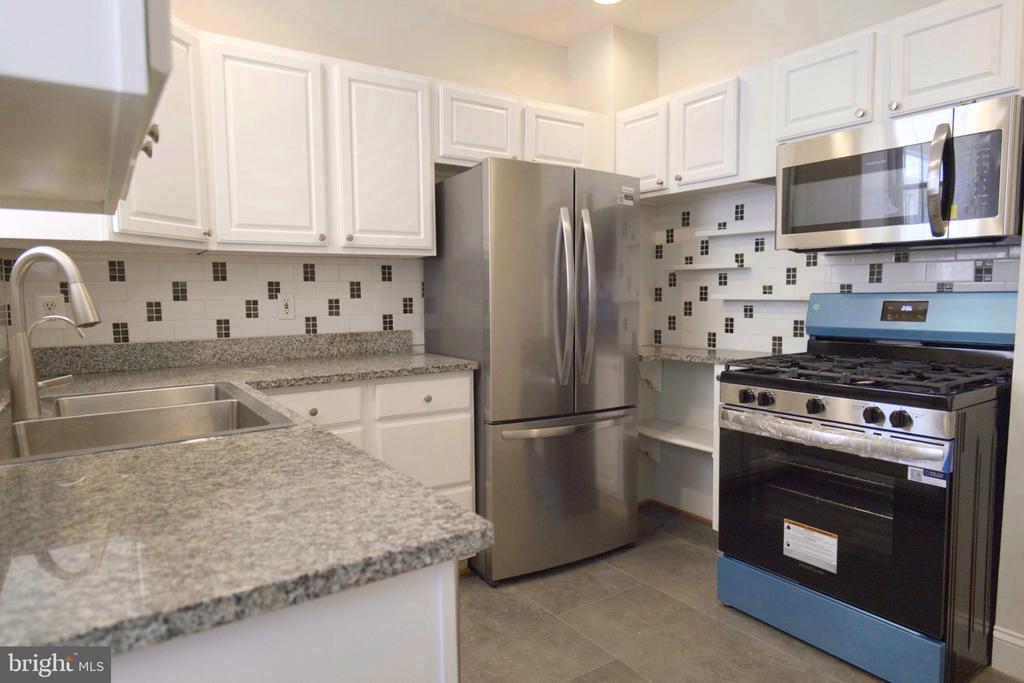128 THOMAS STREET NW Unit: A