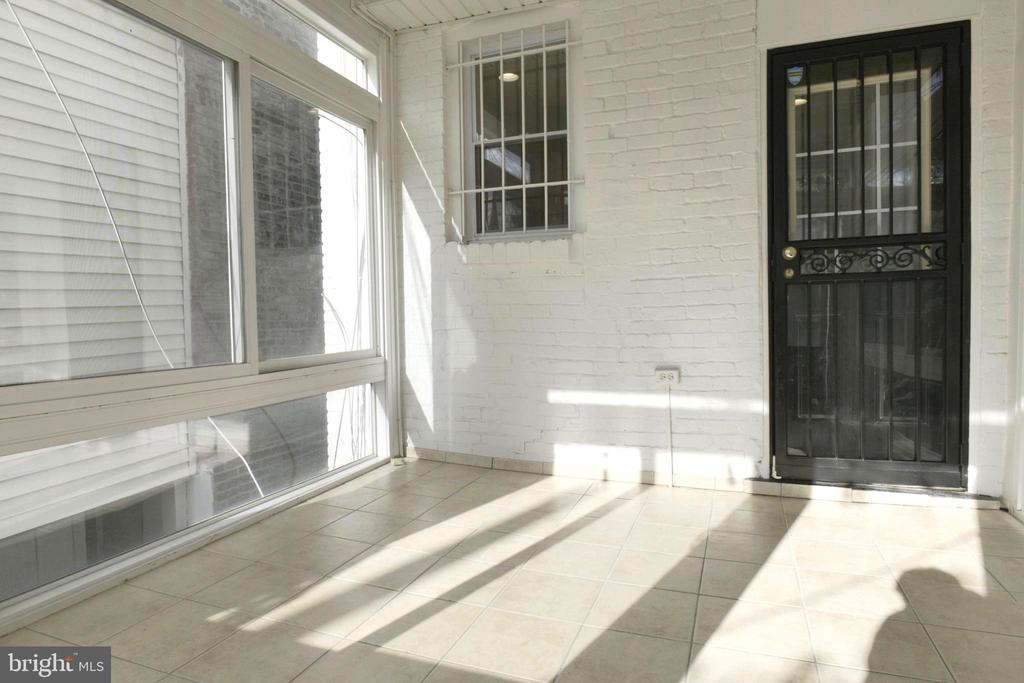 128 THOMAS STREET NW Unit: A