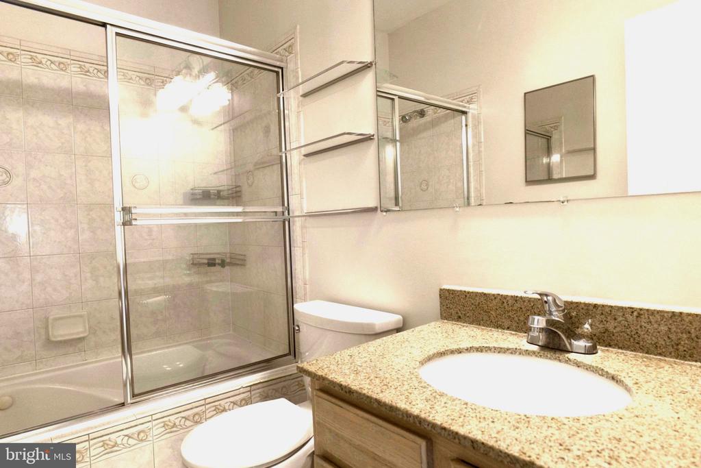 128 THOMAS STREET NW Unit: A