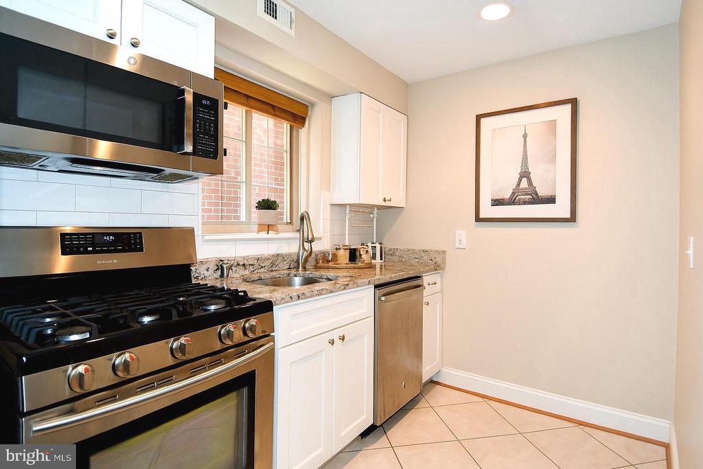 718 PARK ROAD NW Unit: 4