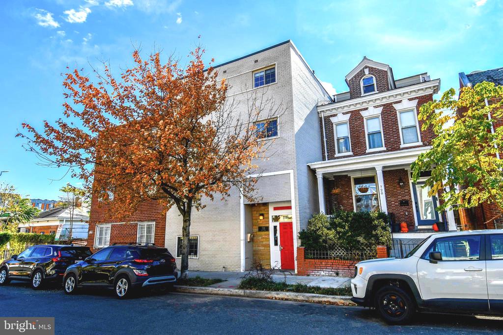 718 PARK ROAD NW Unit: 4
