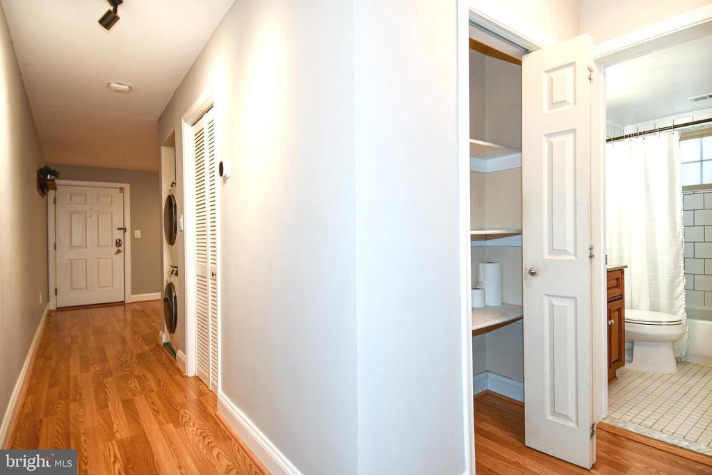 718 PARK ROAD NW Unit: 4
