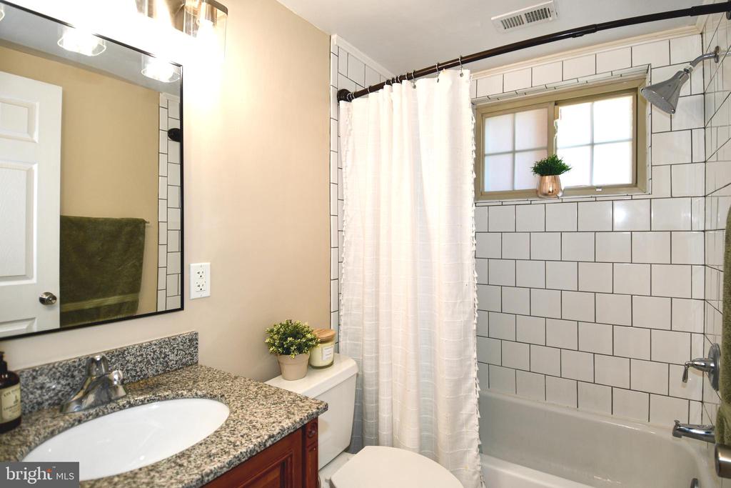 718 PARK ROAD NW Unit: 4