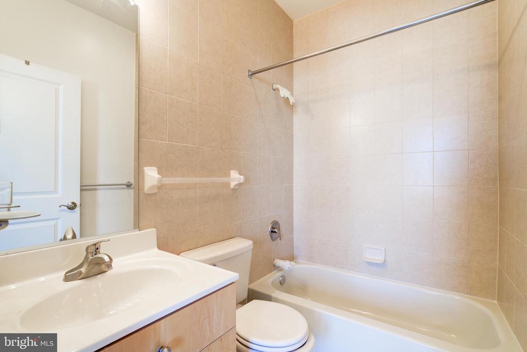 1350 MONROE STREET NW Unit: B