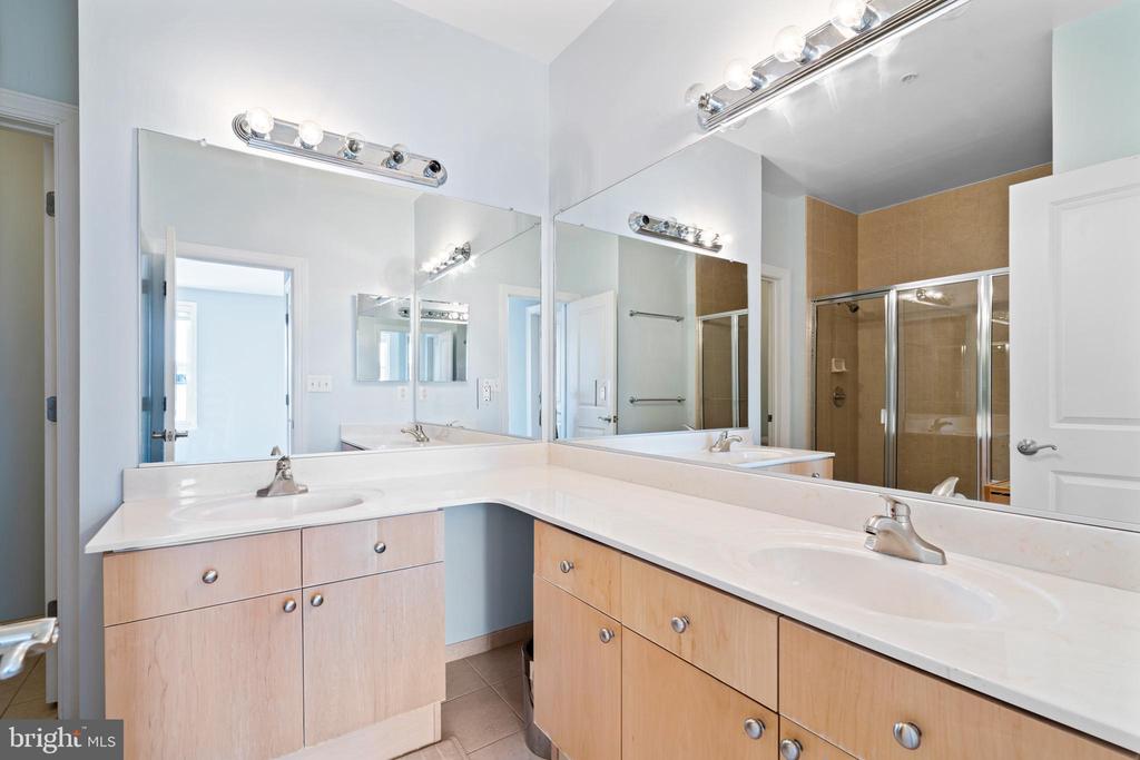 1350 MONROE STREET NW Unit: B