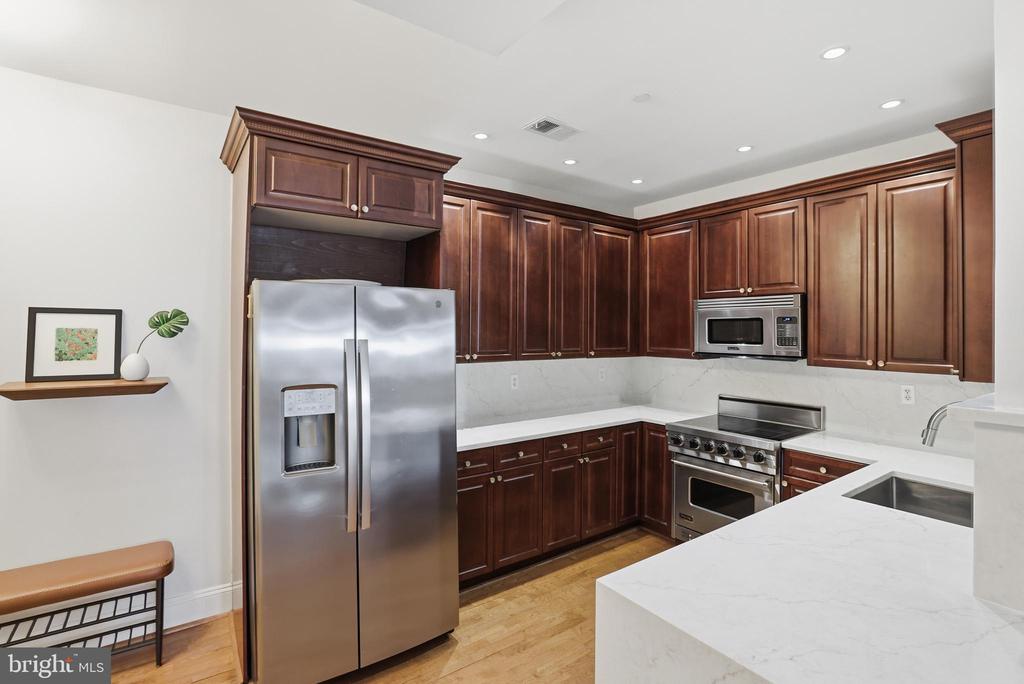 1830 JEFFERSON PLACE NW Unit: 11