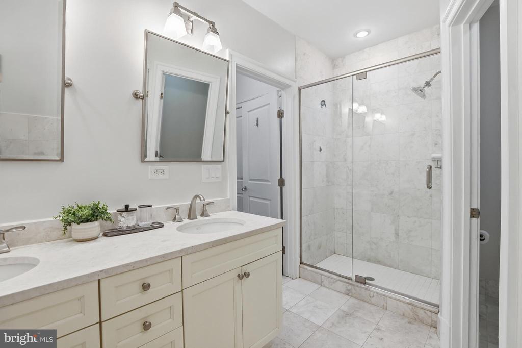 1830 JEFFERSON PLACE NW Unit: 11