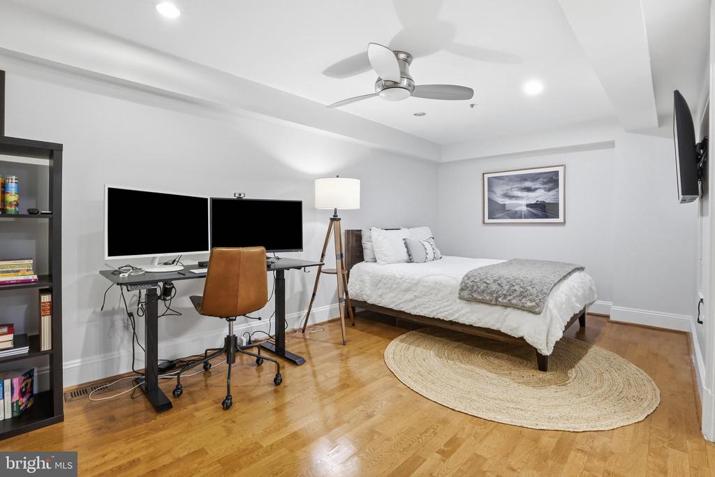 1830 JEFFERSON PLACE NW Unit: 11