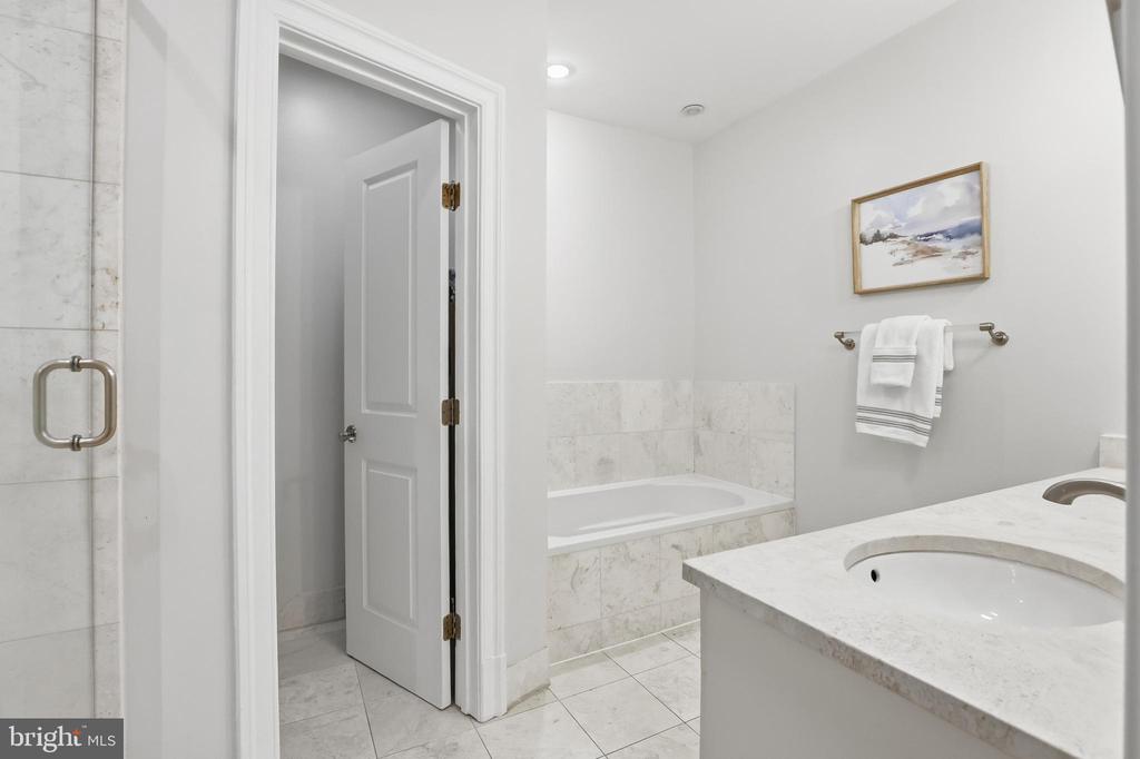 1830 JEFFERSON PLACE NW Unit: 11