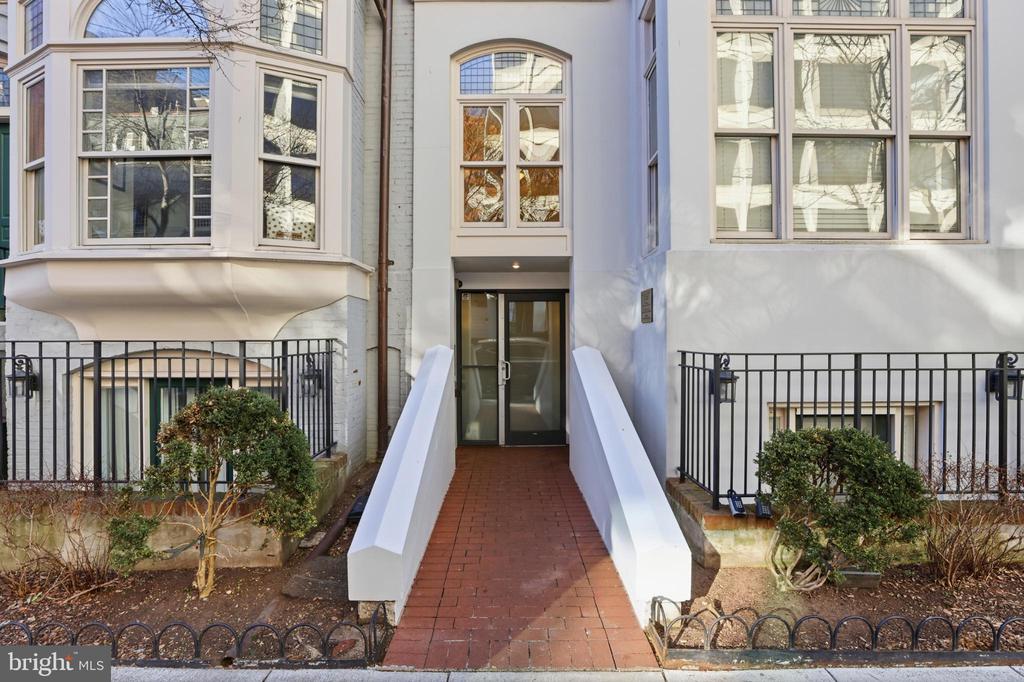 1830 JEFFERSON PLACE NW Unit: 11