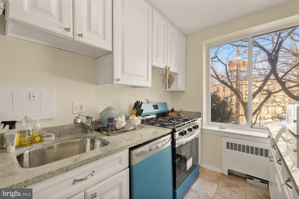 4100 W STREET NW Unit: 308