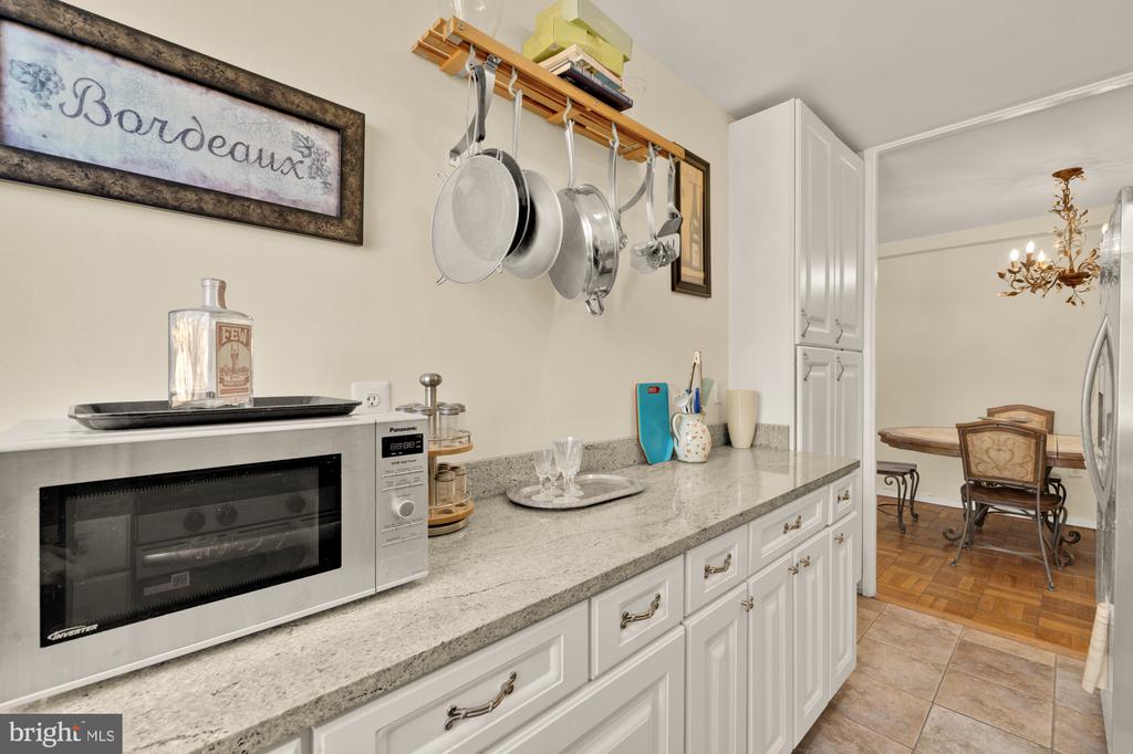 4100 W STREET NW Unit: 308