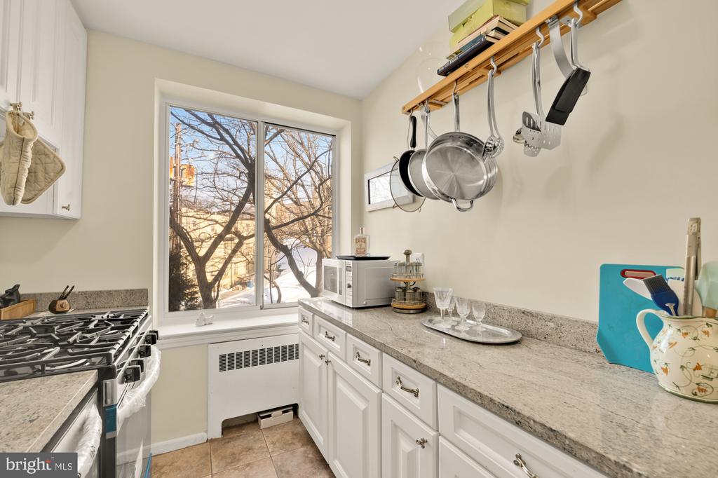 4100 W STREET NW Unit: 308