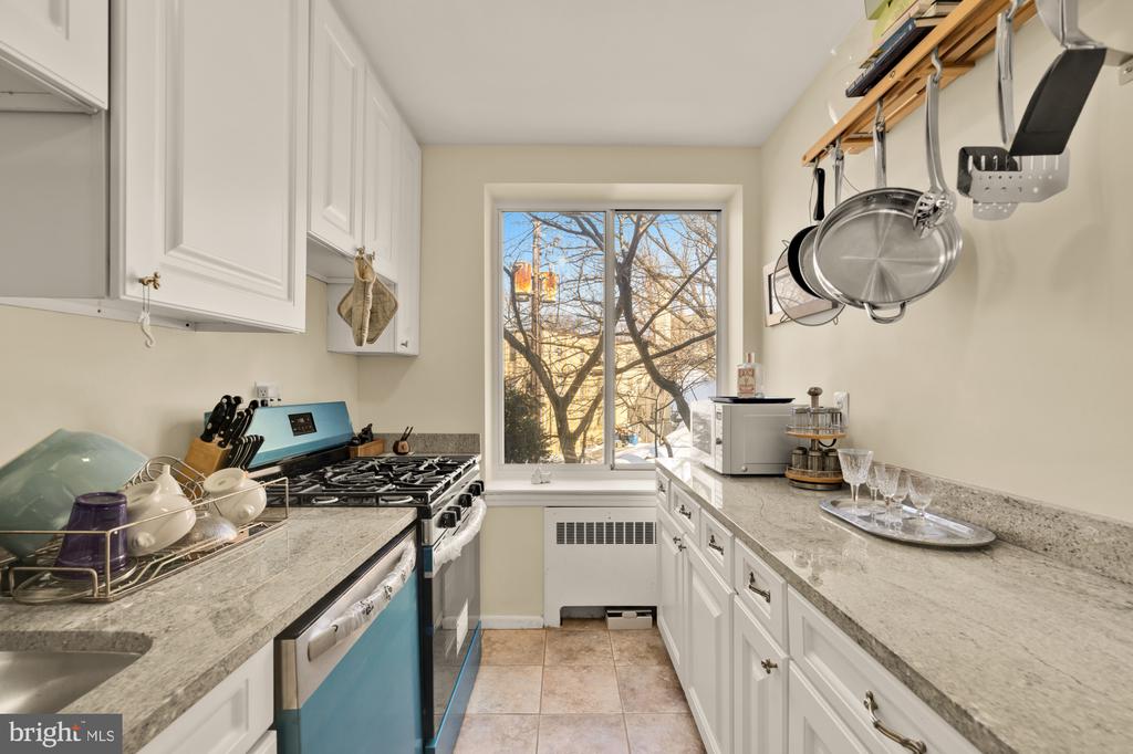 4100 W STREET NW Unit: 308
