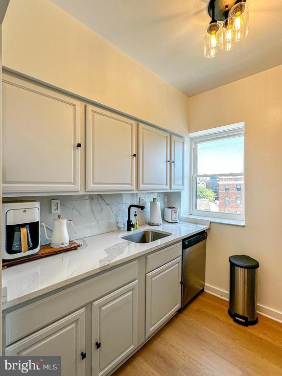 80 NEW YORK AVENUE NW Unit: 402