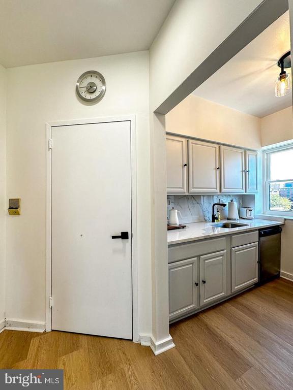 80 NEW YORK AVENUE NW Unit: 402