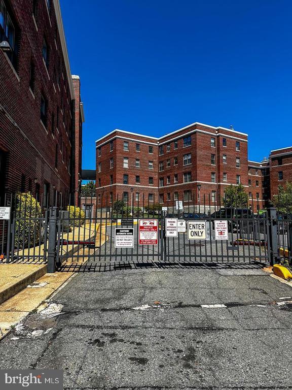 80 NEW YORK AVENUE NW Unit: 402