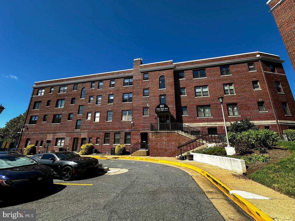 80 NEW YORK AVENUE NW Unit: 402