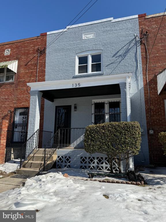 135 47TH STREET NE