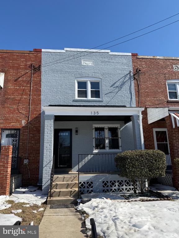 135 47TH STREET NE