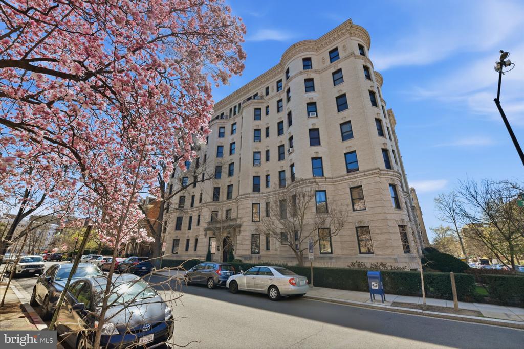2220 20TH STREET NW Unit: 33