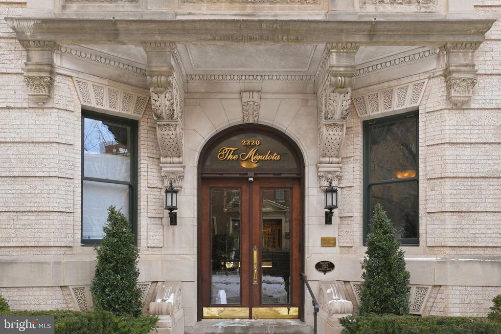2220 20TH STREET NW Unit: 33