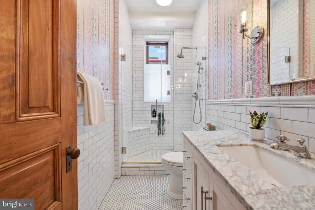 2220 20TH STREET NW Unit: 33
