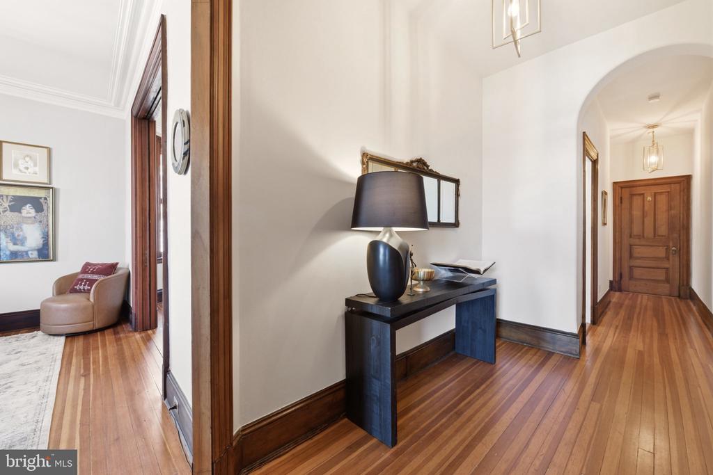 2220 20TH STREET NW Unit: 33