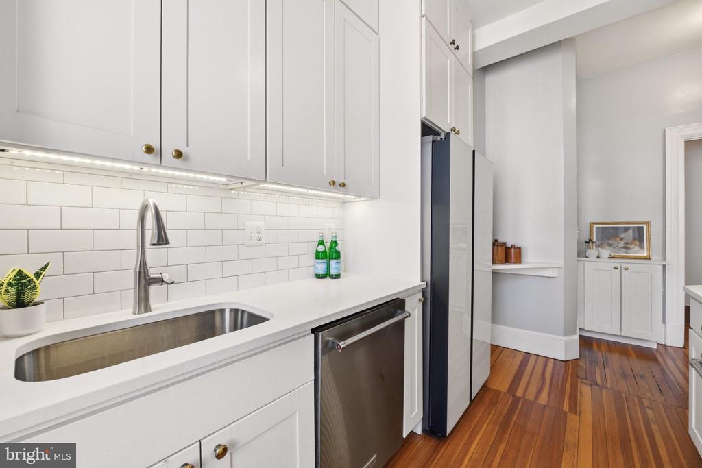 2220 20TH STREET NW Unit: 33