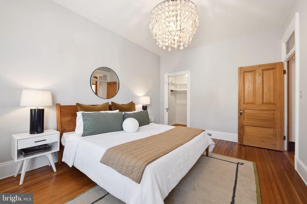 2220 20TH STREET NW Unit: 33
