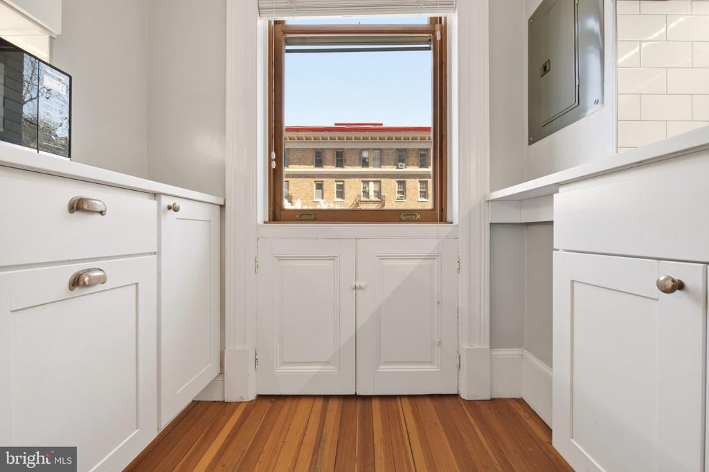 2220 20TH STREET NW Unit: 33