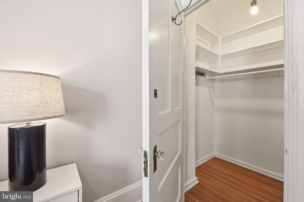 2220 20TH STREET NW Unit: 33