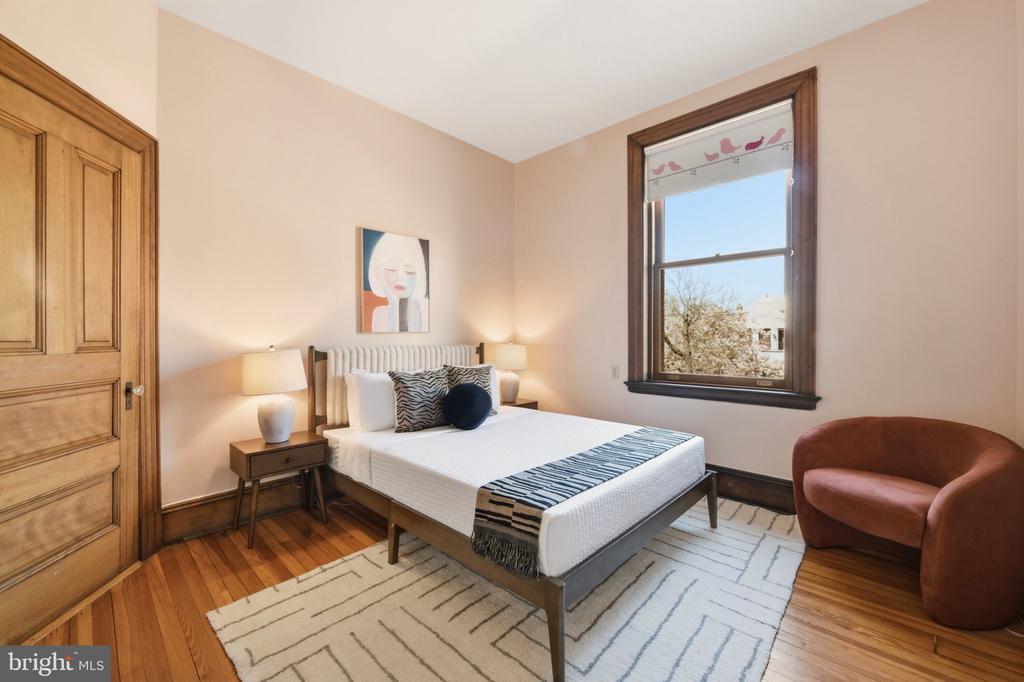2220 20TH STREET NW Unit: 33