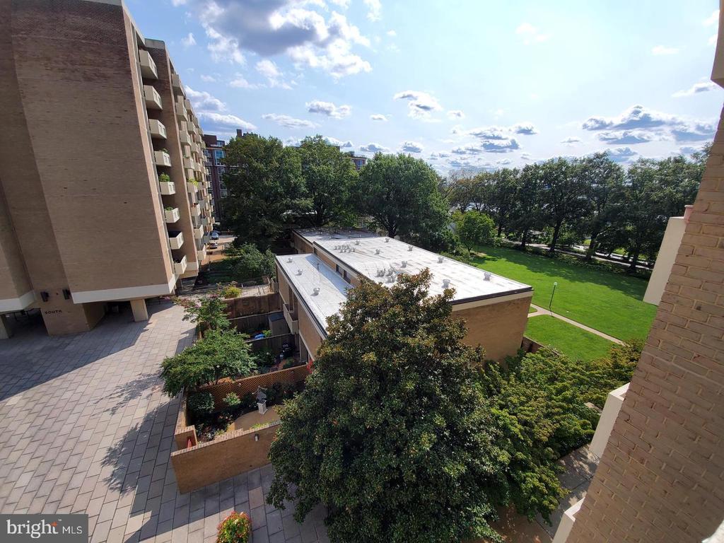 490 M STREET SW Unit: 409