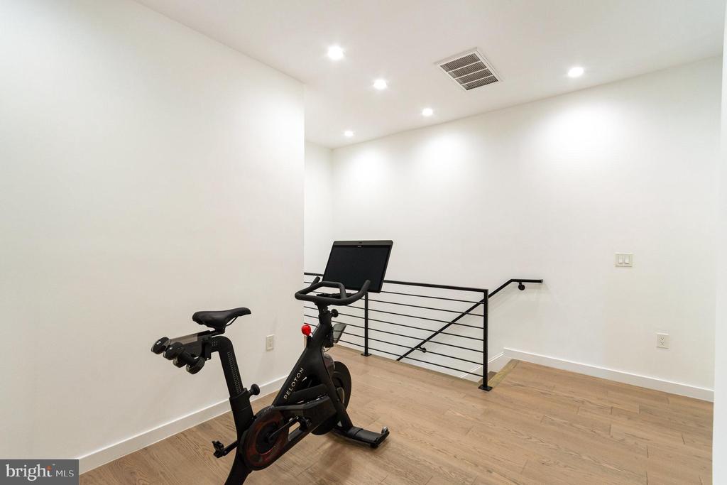1741 1ST STREET NW Unit: 2