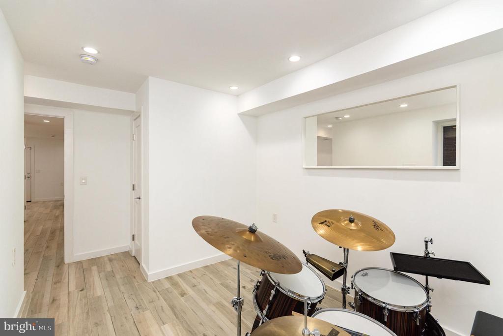 1741 1ST STREET NW Unit: 1