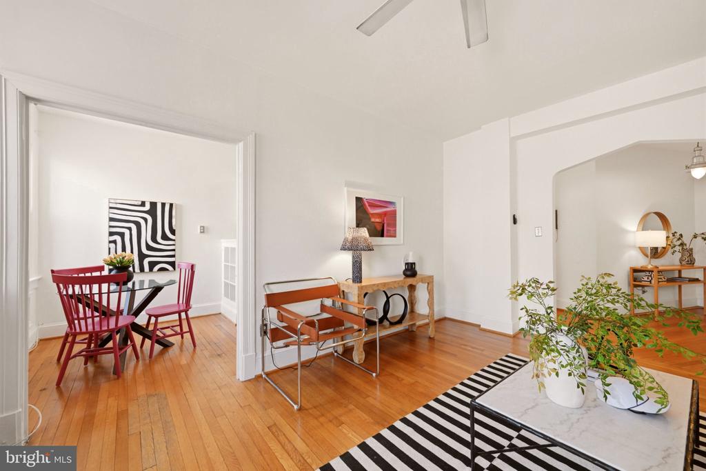 5402 CONNECTICUT AVENUE NW Unit: 400