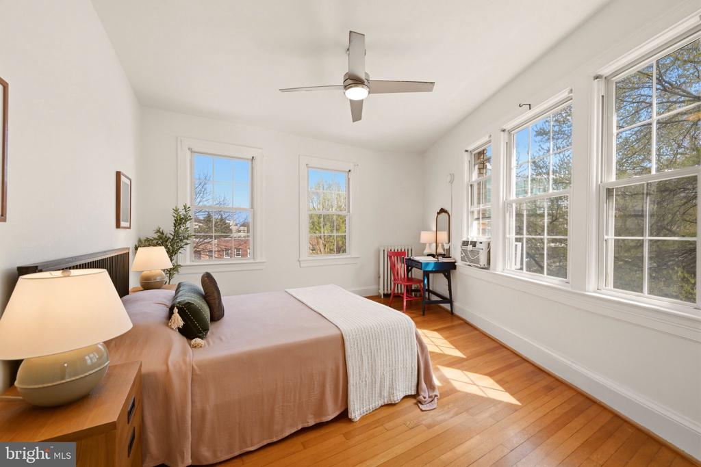 5402 CONNECTICUT AVENUE NW Unit: 400
