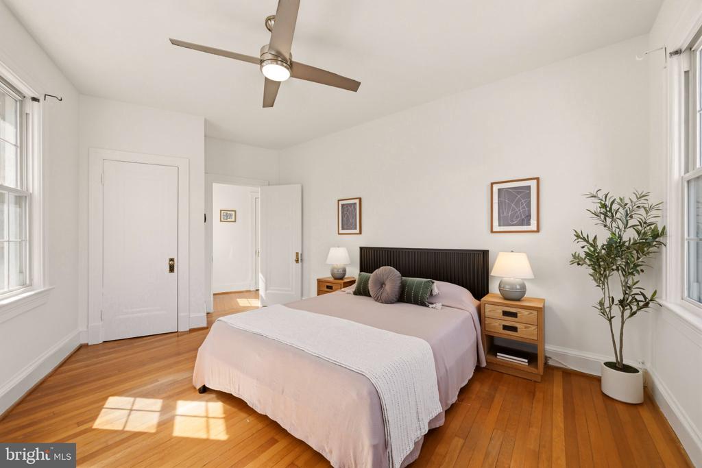 5402 CONNECTICUT AVENUE NW Unit: 400