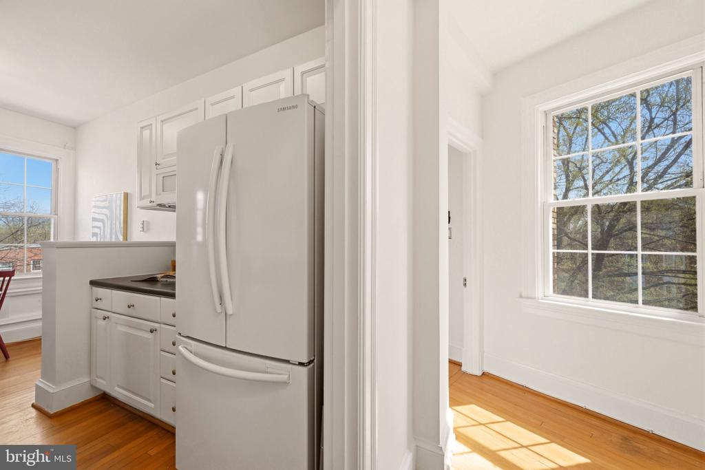 5402 CONNECTICUT AVENUE NW Unit: 400