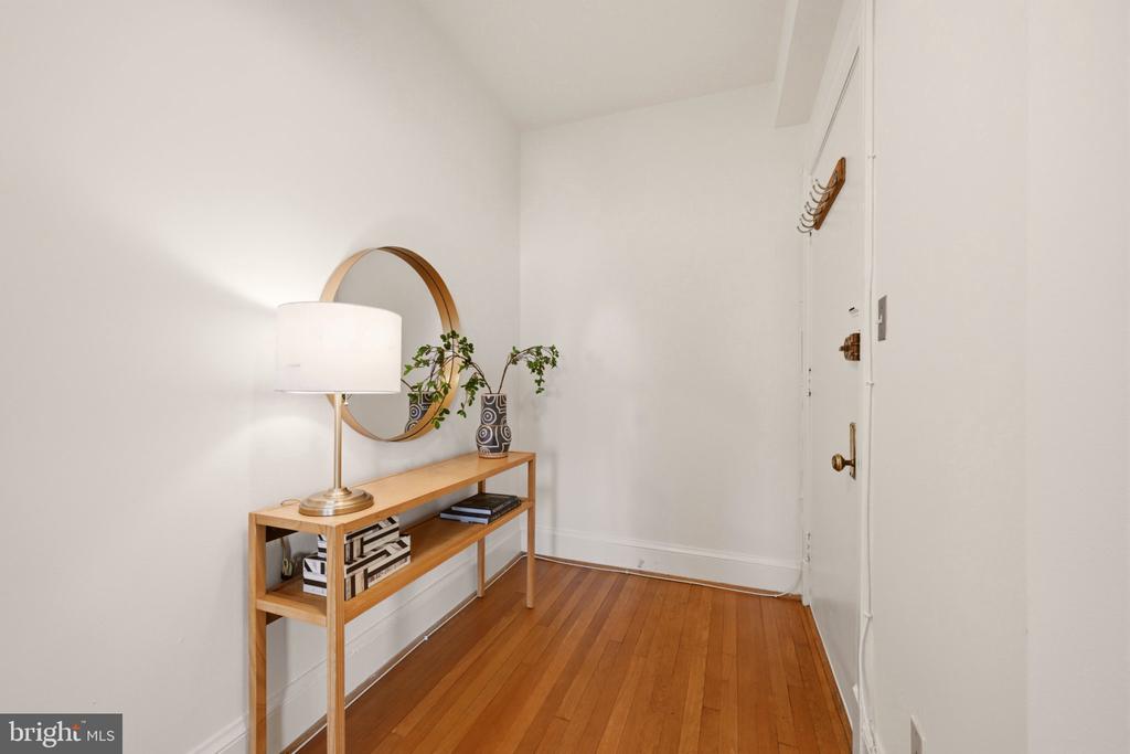 5402 CONNECTICUT AVENUE NW Unit: 400