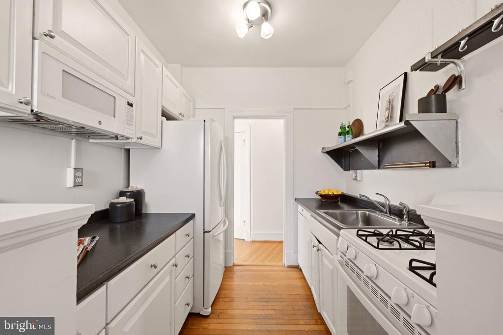 5402 CONNECTICUT AVENUE NW Unit: 400