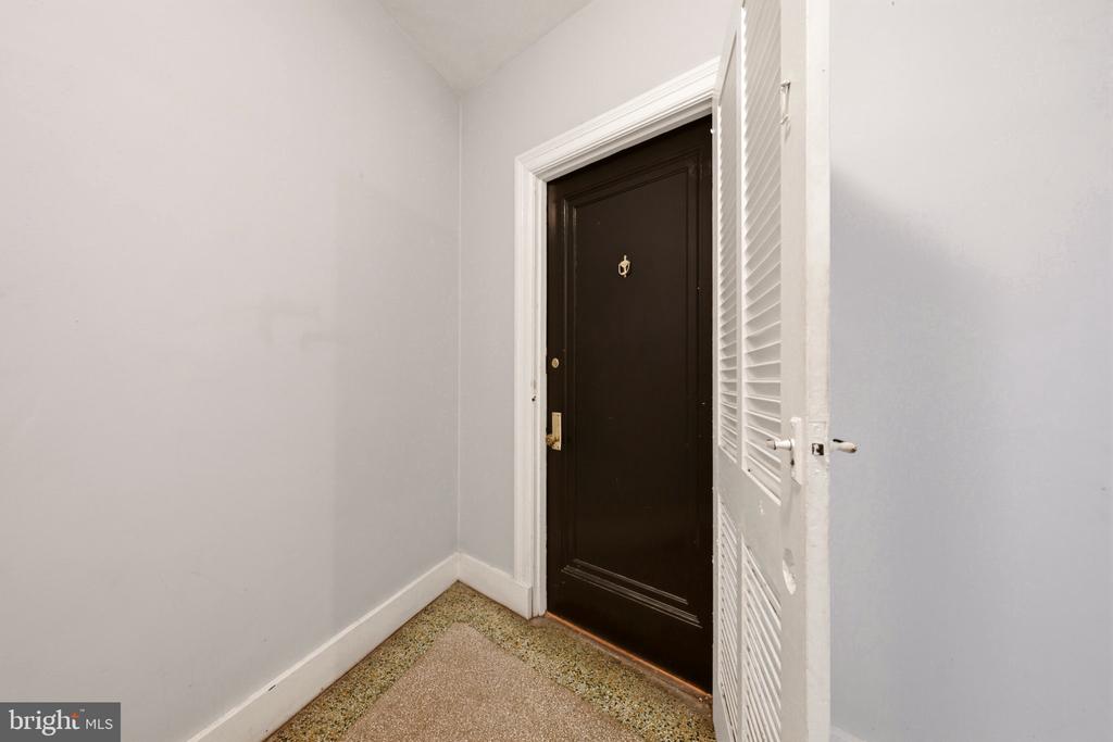 5402 CONNECTICUT AVENUE NW Unit: 400