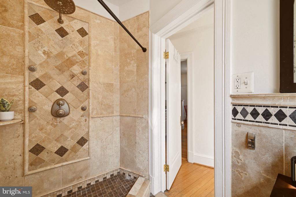 5402 CONNECTICUT AVENUE NW Unit: 400