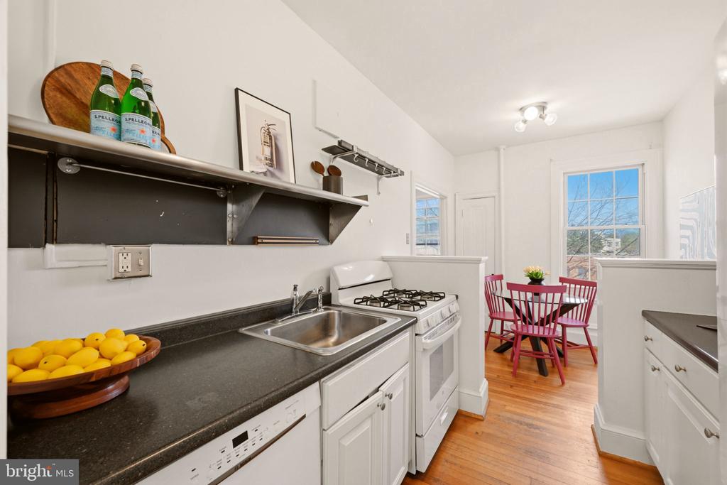 5402 CONNECTICUT AVENUE NW Unit: 400