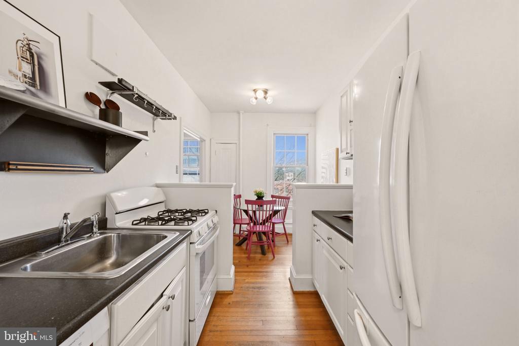 5402 CONNECTICUT AVENUE NW Unit: 400