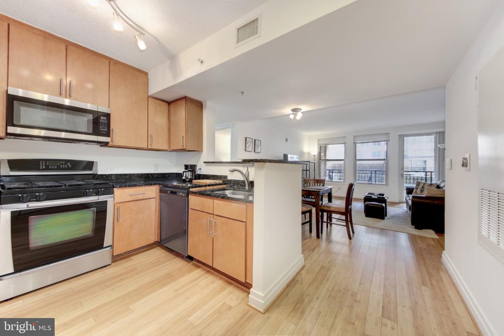 915 E STREET NW Unit: 505