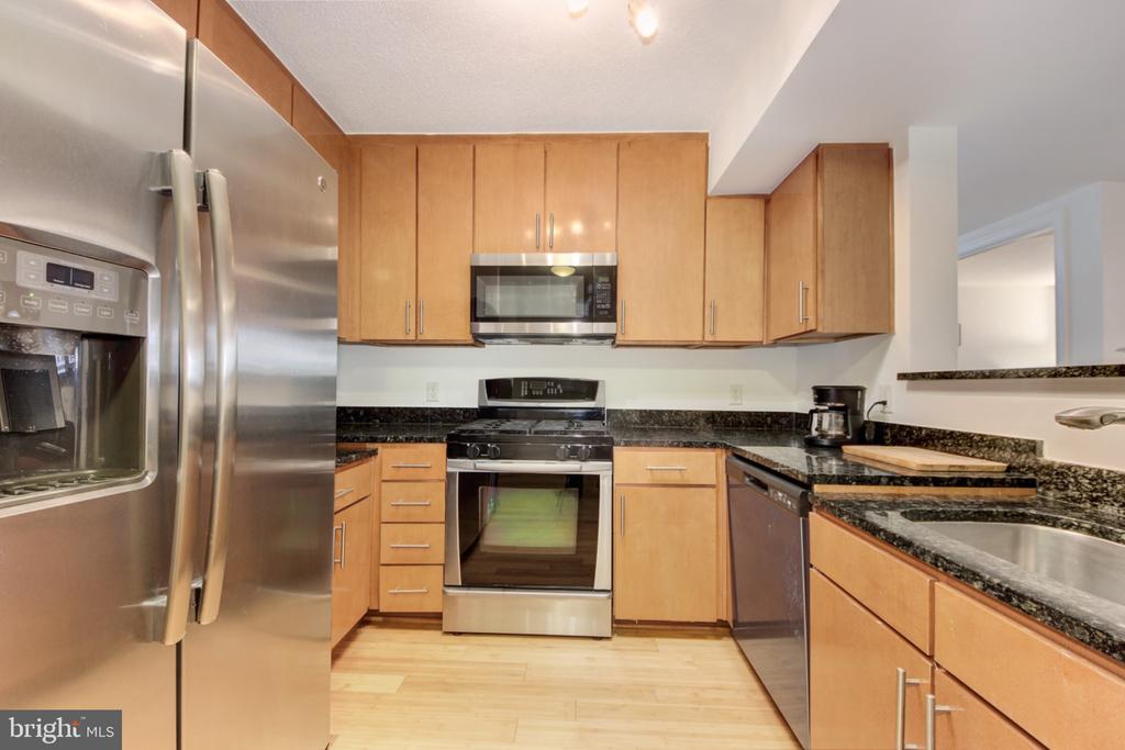 915 E STREET NW Unit: 505
